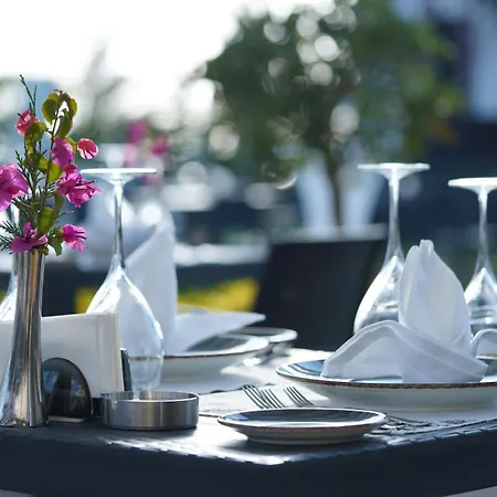 Hotell The Raga Ultra (adults Only) Side